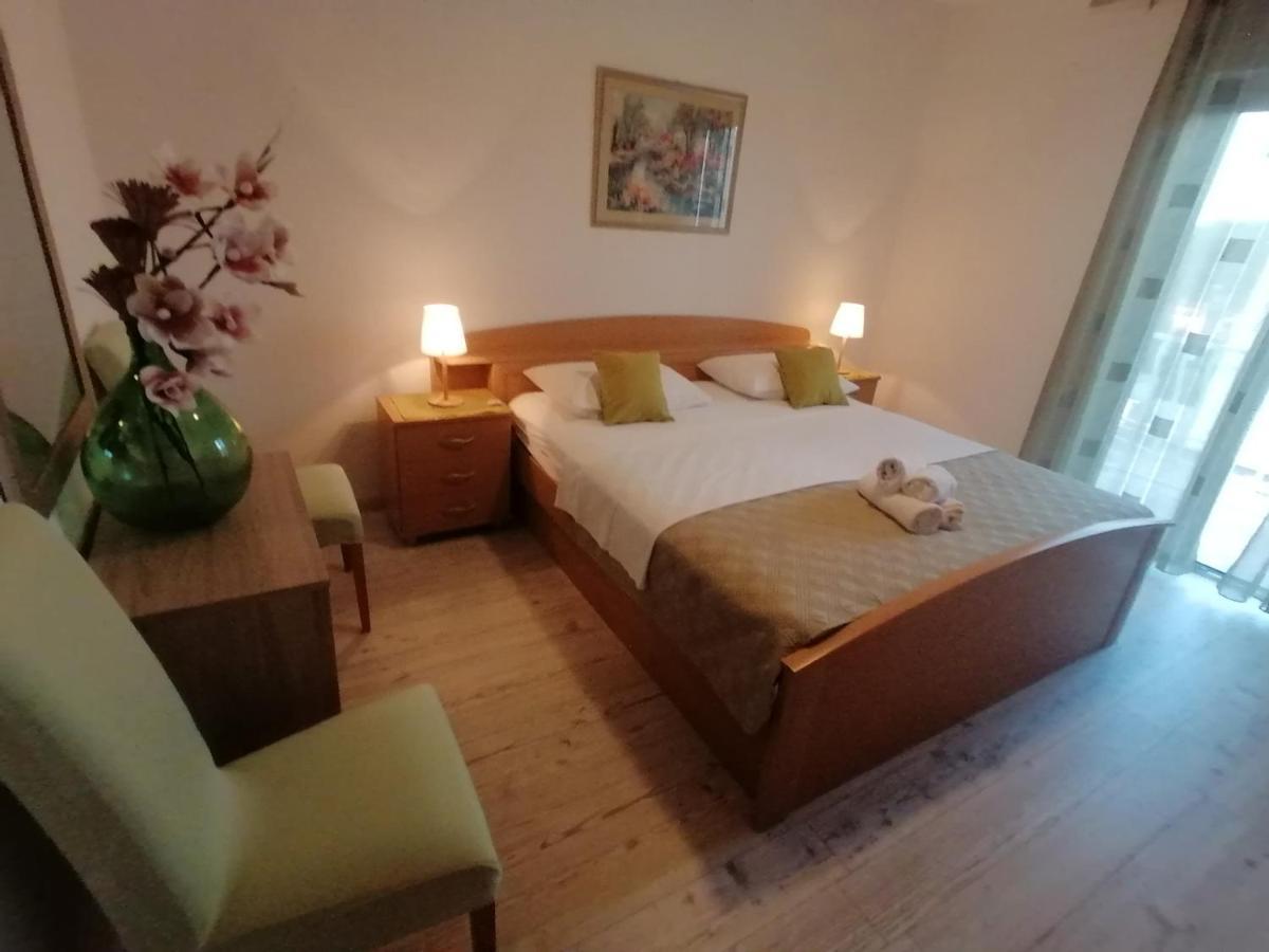 חוואר Apartmani Niki Hvar מראה חיצוני תמונה