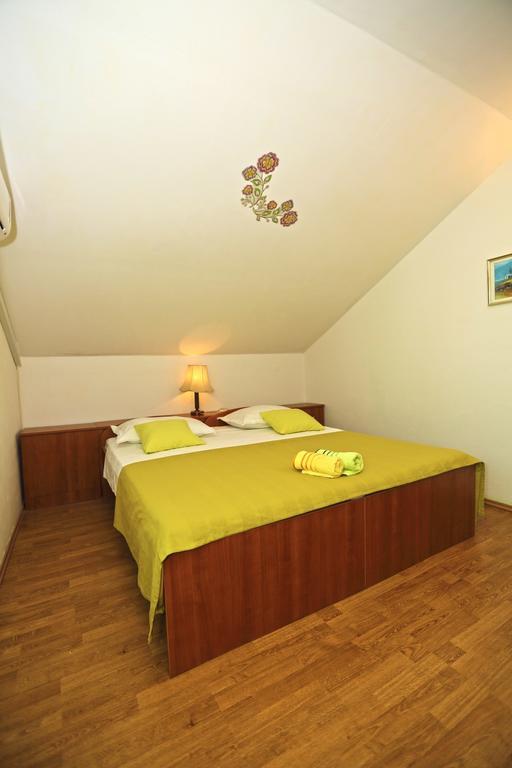חוואר Apartmani Niki Hvar חדר תמונה