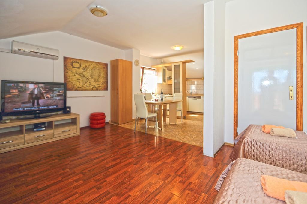 חוואר Apartmani Niki Hvar חדר תמונה