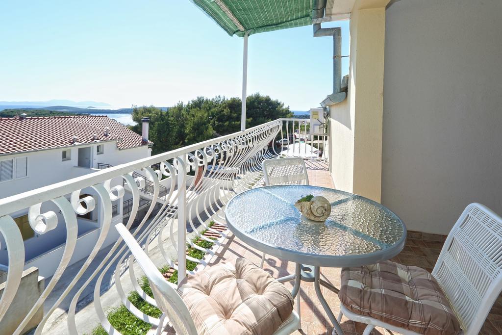 חוואר Apartmani Niki Hvar חדר תמונה