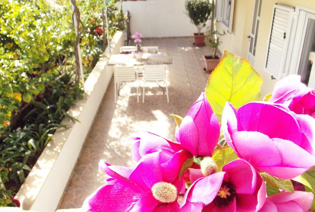 חוואר Apartmani Niki Hvar מראה חיצוני תמונה